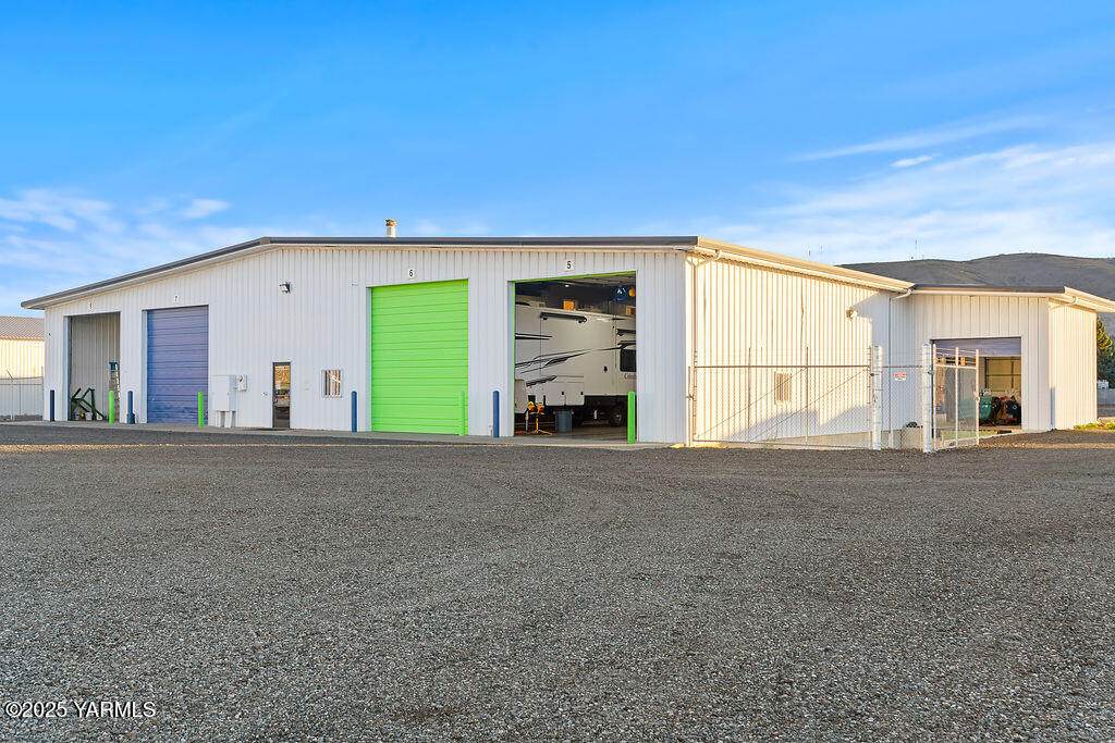 1220 Industrial Way - Photo 1