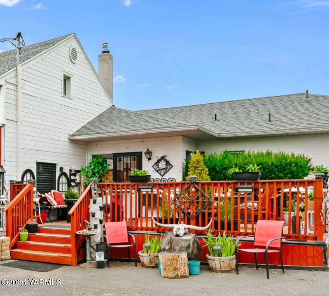 8105 Tieton Dr - Photo 1