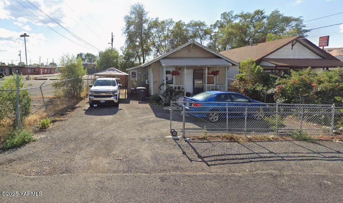 1016 2nd St - Photo 1