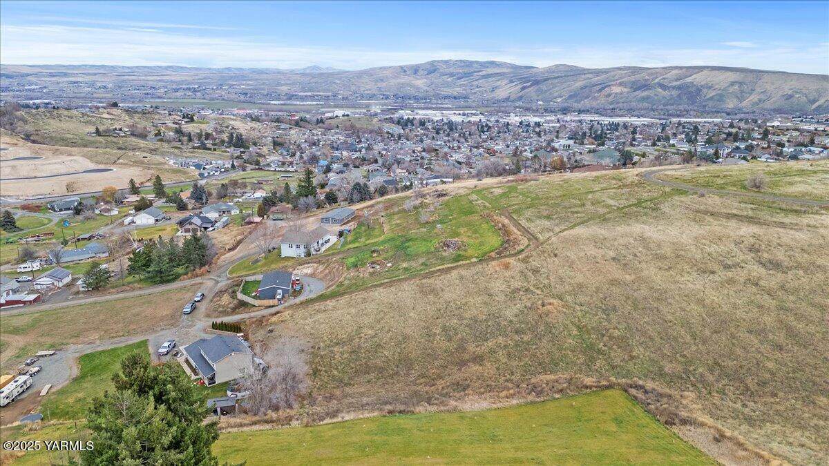 NKA Lynwood Ln - Photo 1