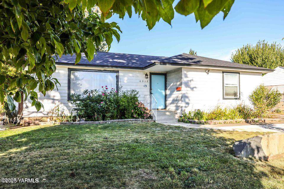 1312 6th Ave - Photo 1