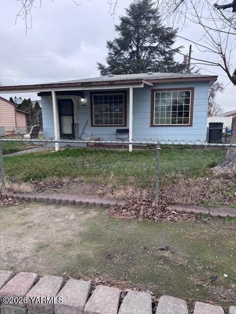 1415 10th Ave - Photo 1