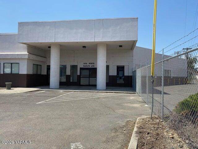 102 Wapato Ave - Photo 1