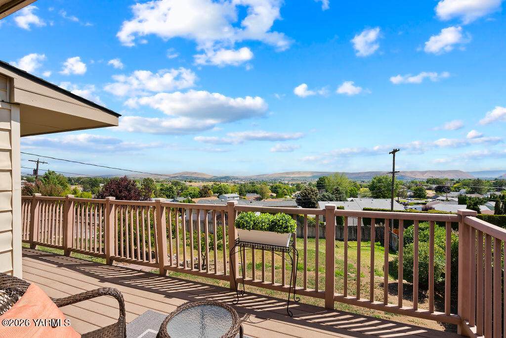 5602 Hilltop Dr - Photo 1