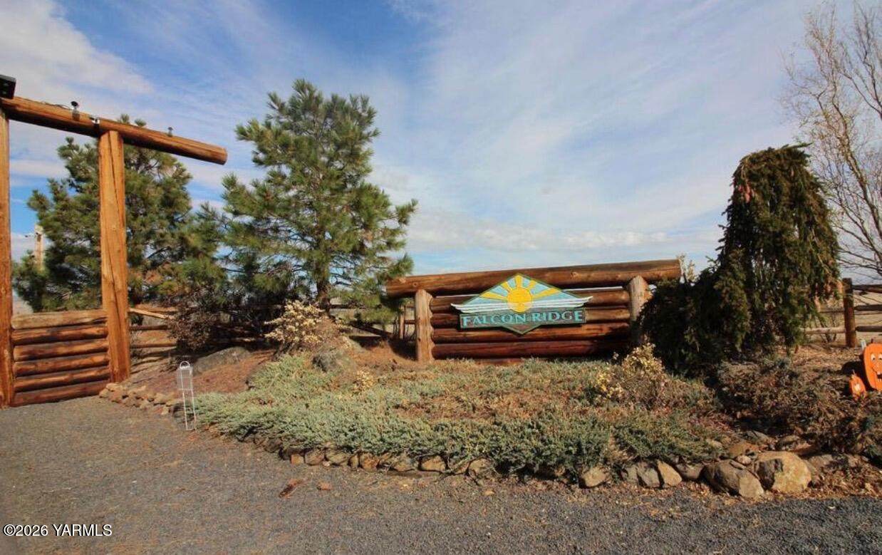 270 Snowy Owl Ln - Photo 1