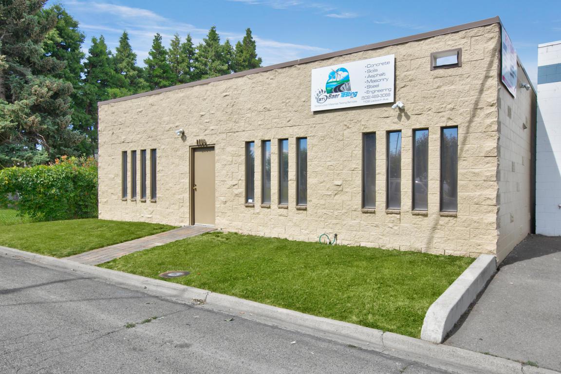1106 Ledwich Ave - Photo 1