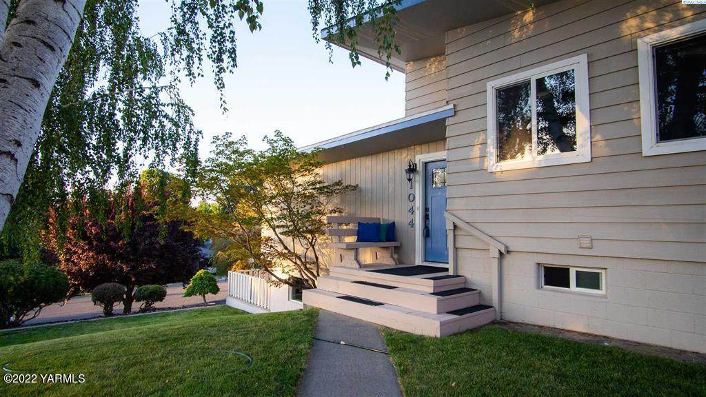 1044 Margaret St - Photo 1
