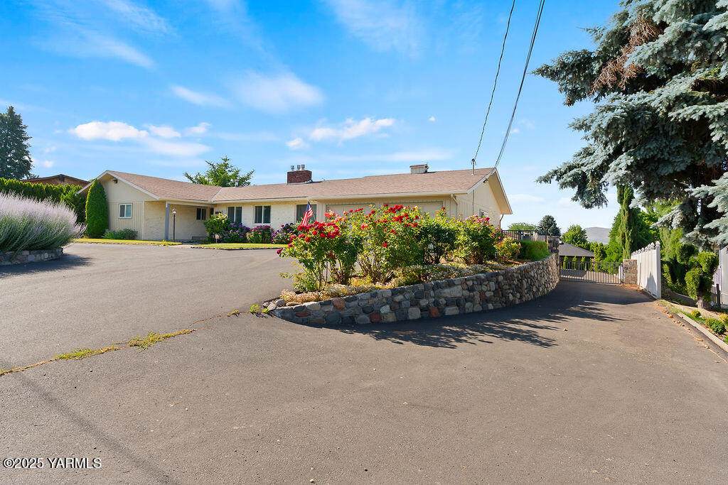 5310 Lincoln Ave - Photo 1