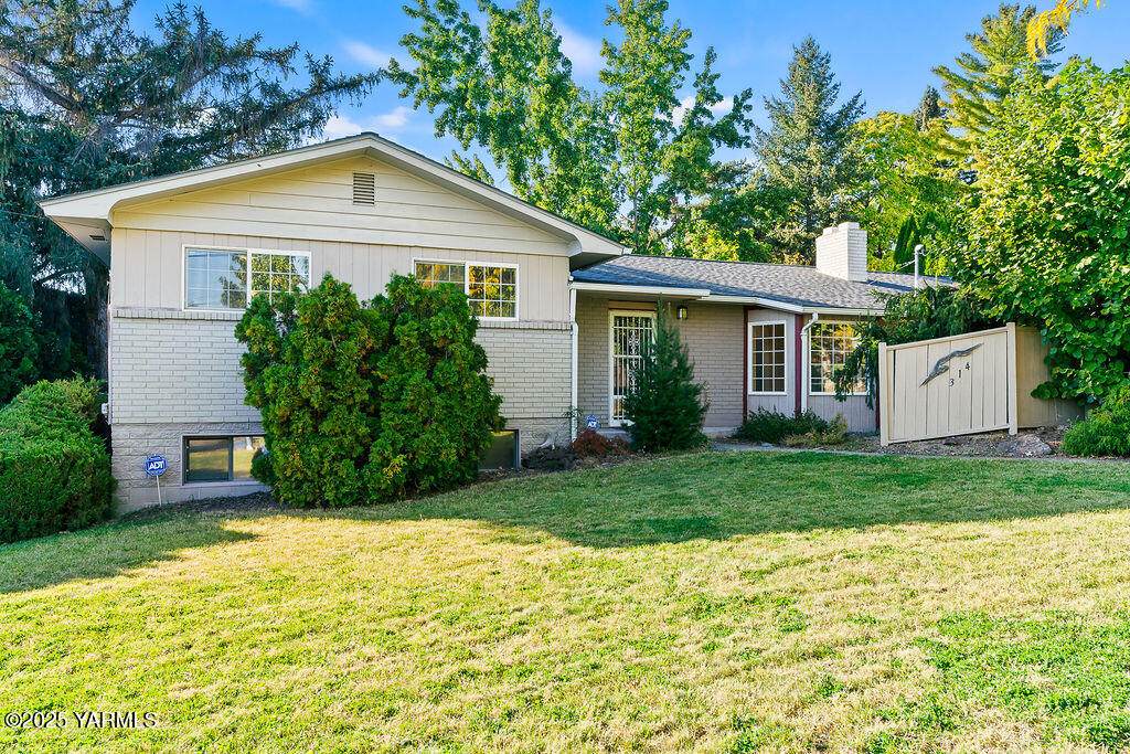 314 66th Ave - Photo 1