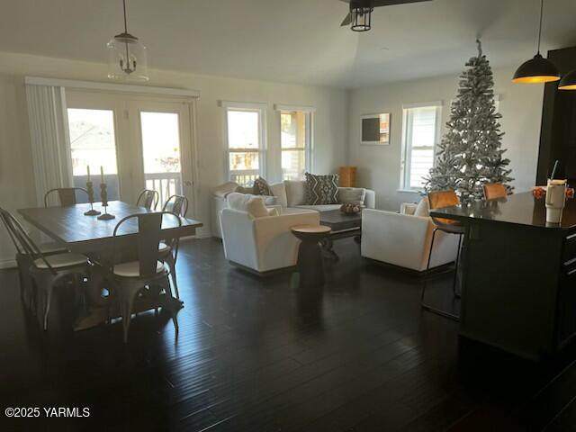 2005 Lakeview Dr - Photo 1