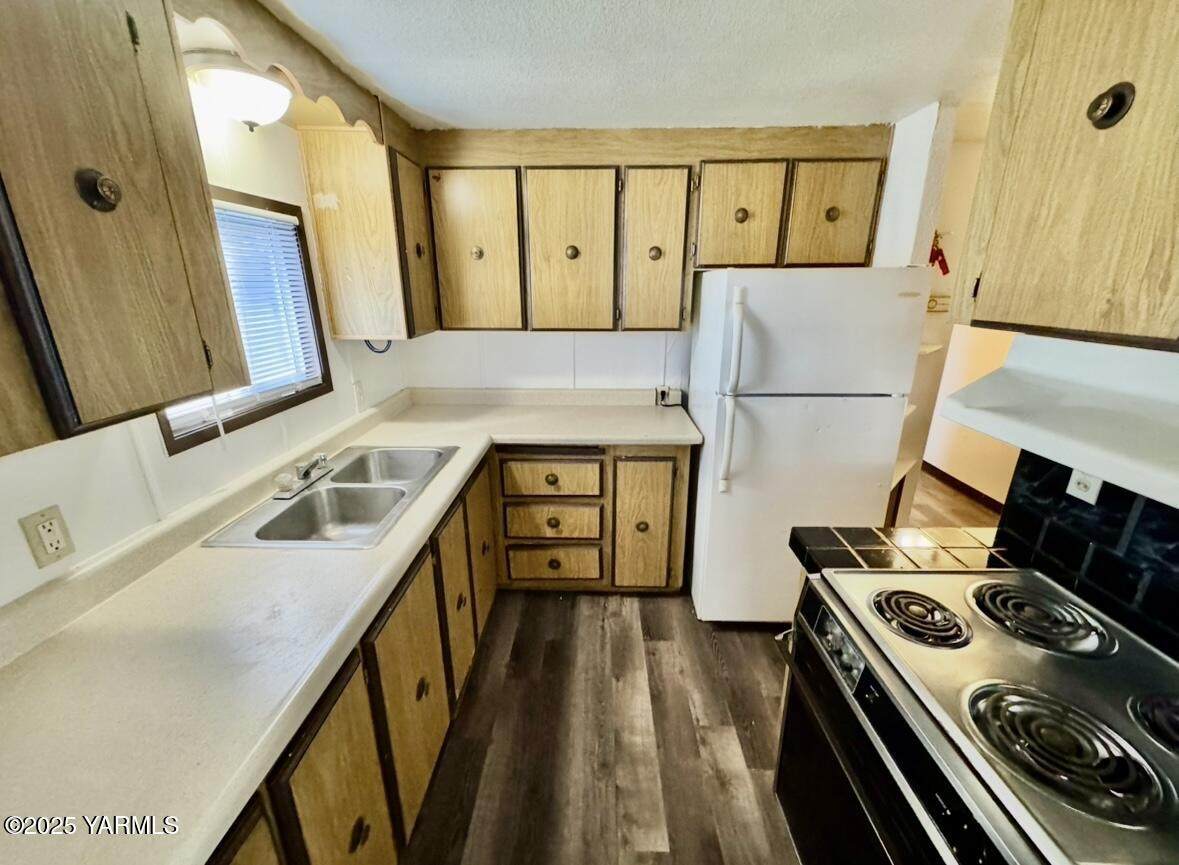 401 Moxee Ave - Photo 1