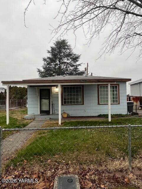 1415 10th Ave - Photo 1