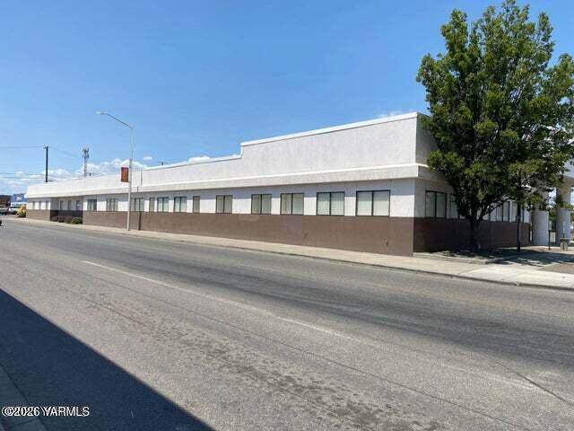 102 Wapato Ave - Photo 1