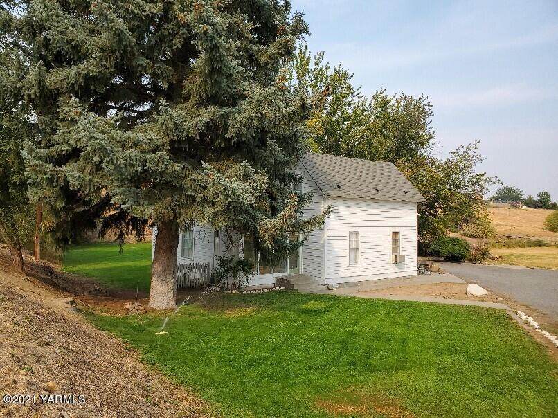 627/621 80th Ave - Photo 1