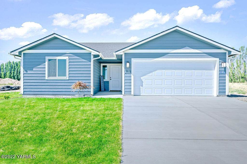 421 Pear Dr - Photo 1