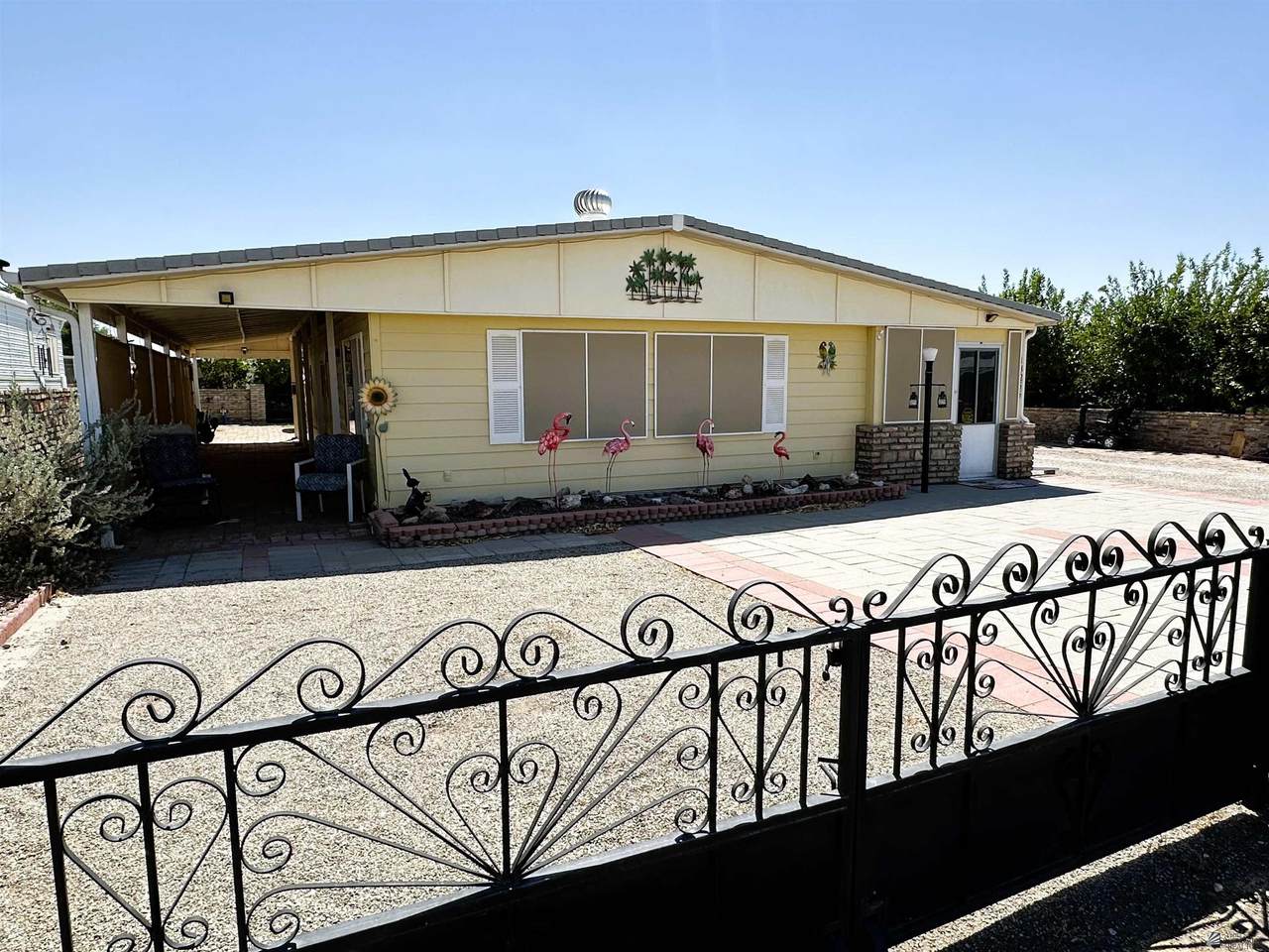 13255 43 DR - Photo 1