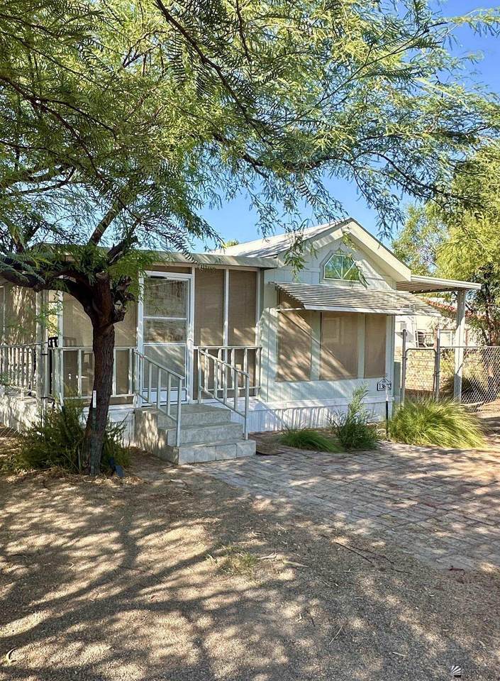 13632 47 DR - Photo 1