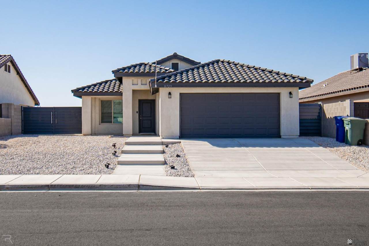 8725 41 LN - Photo 1