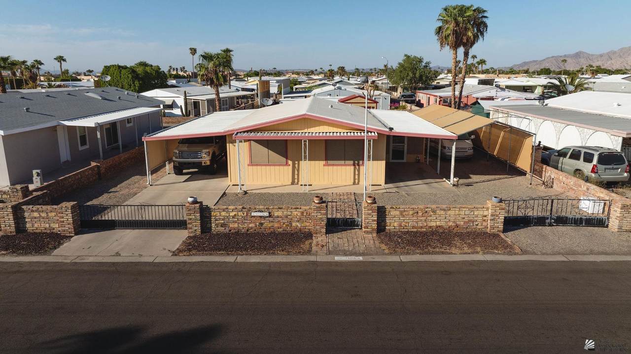 11364 37 LN - Photo 1