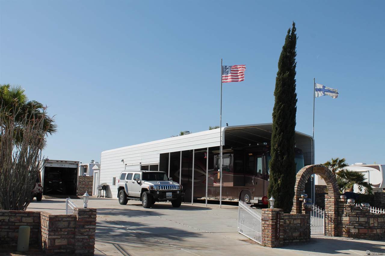 12815 47 DR - Photo 1