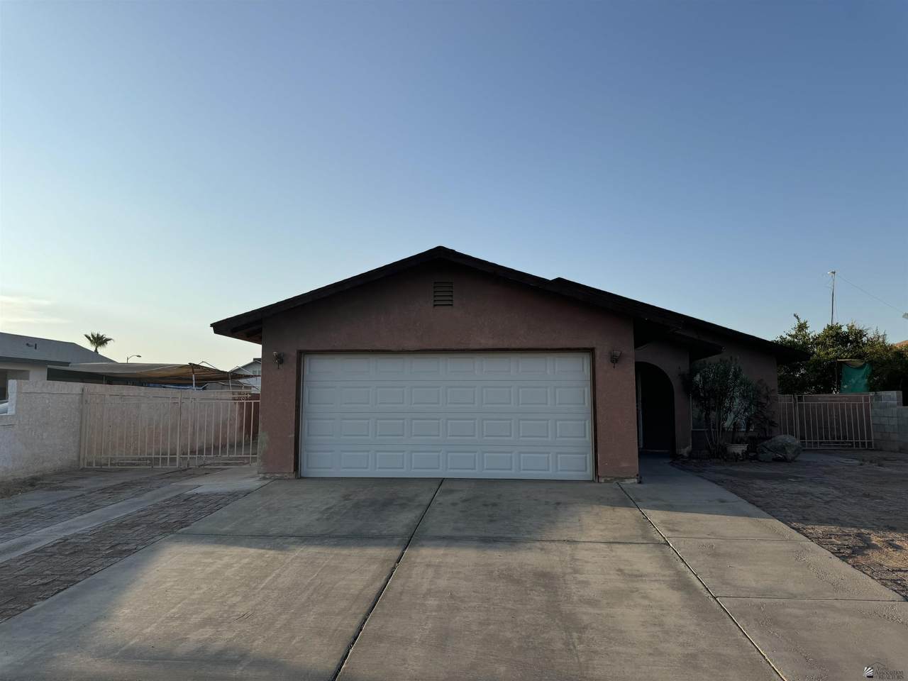 1560 B St - Photo 1