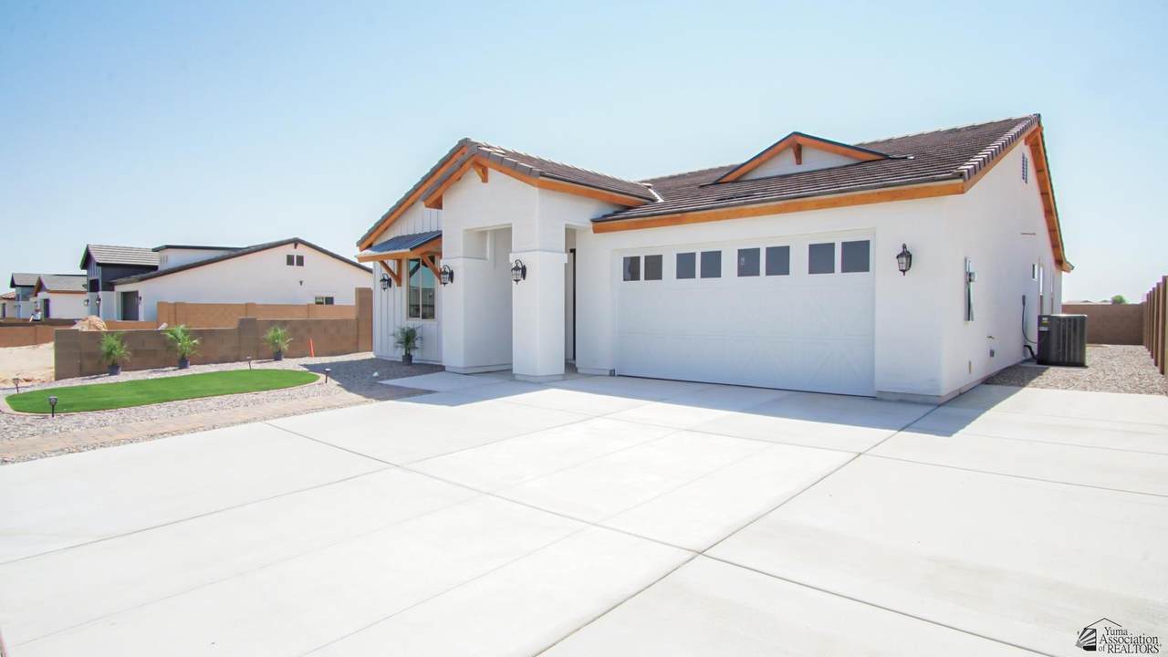 7889 35 ST - Photo 1