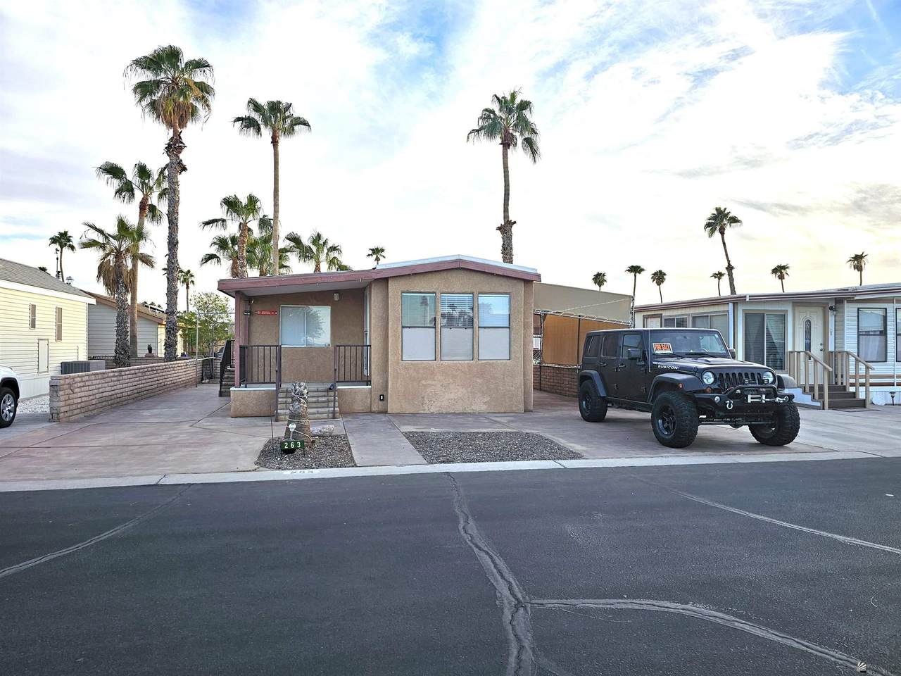 5707 32 ST - Photo 1