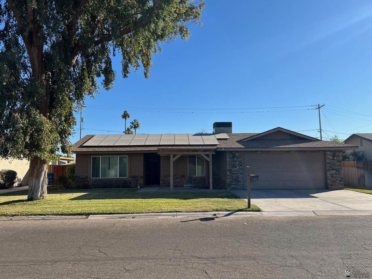 1983 22 AVE - Photo 1