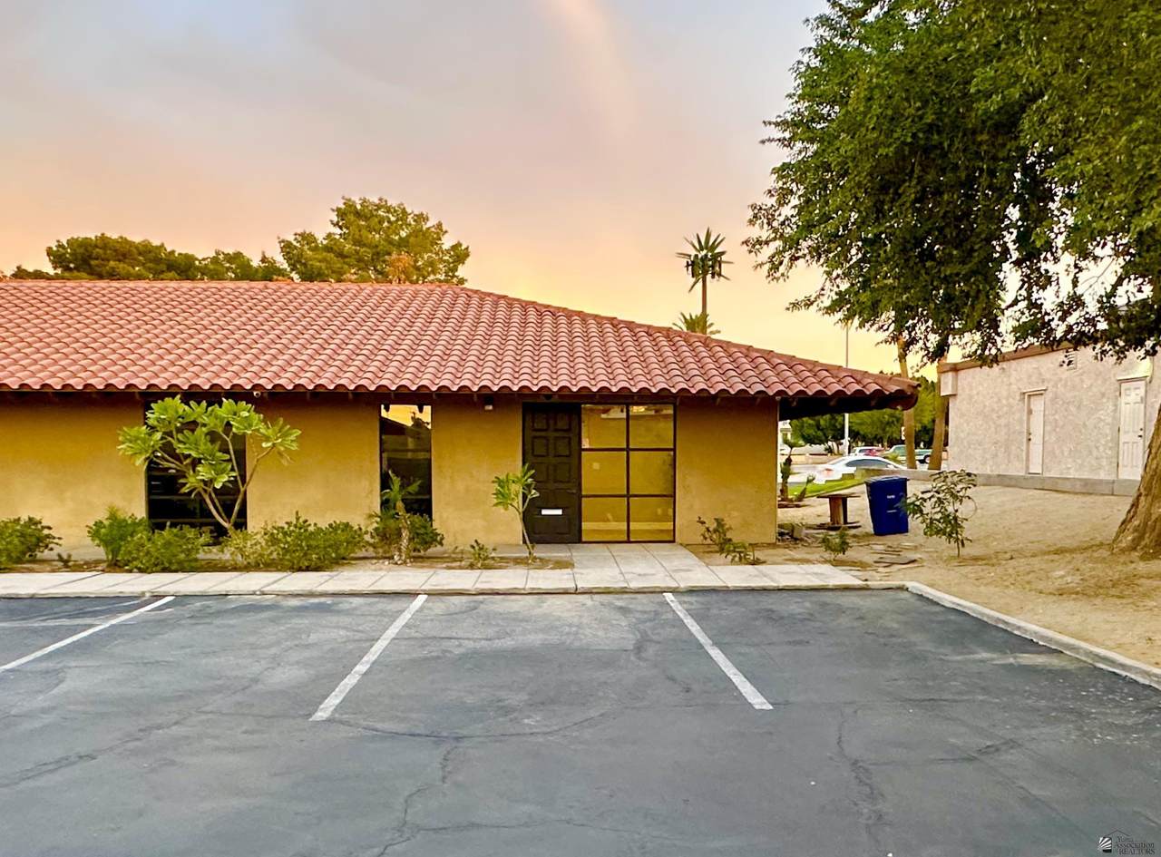 1375 16 ST - Photo 1