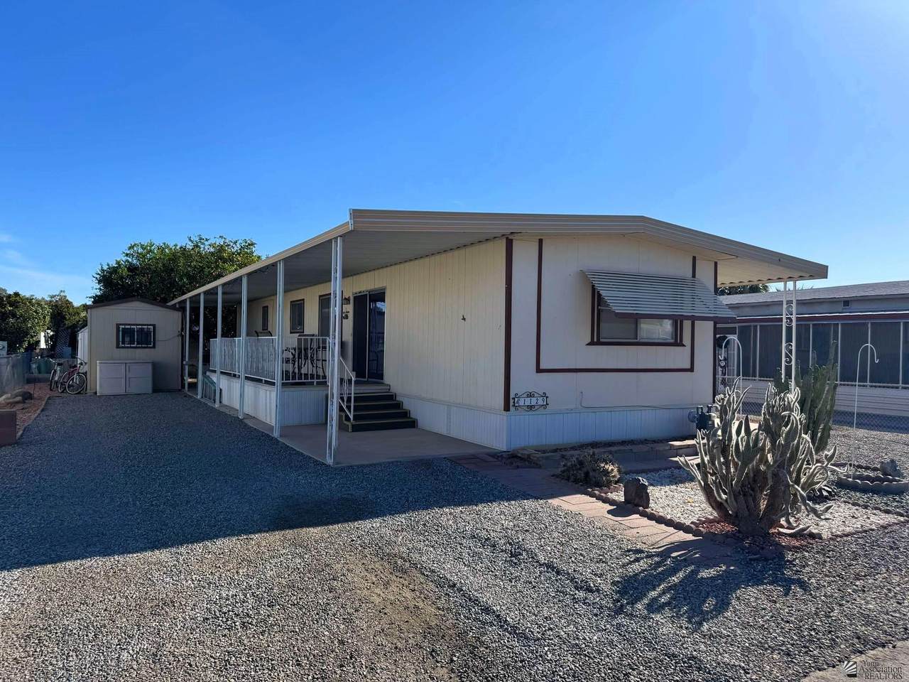 1129 Franklin Ave - Photo 1