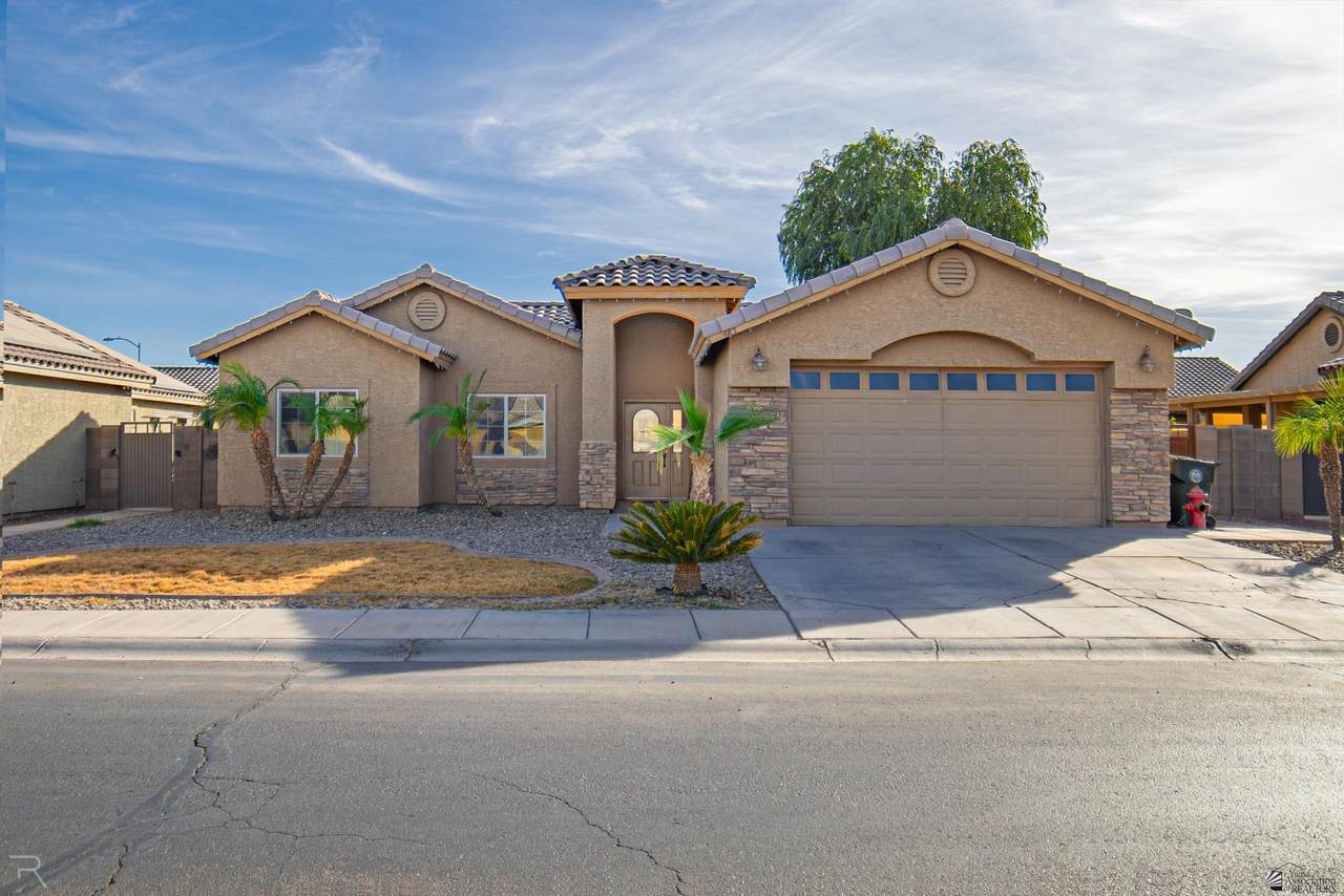 485 12 ST - Photo 1
