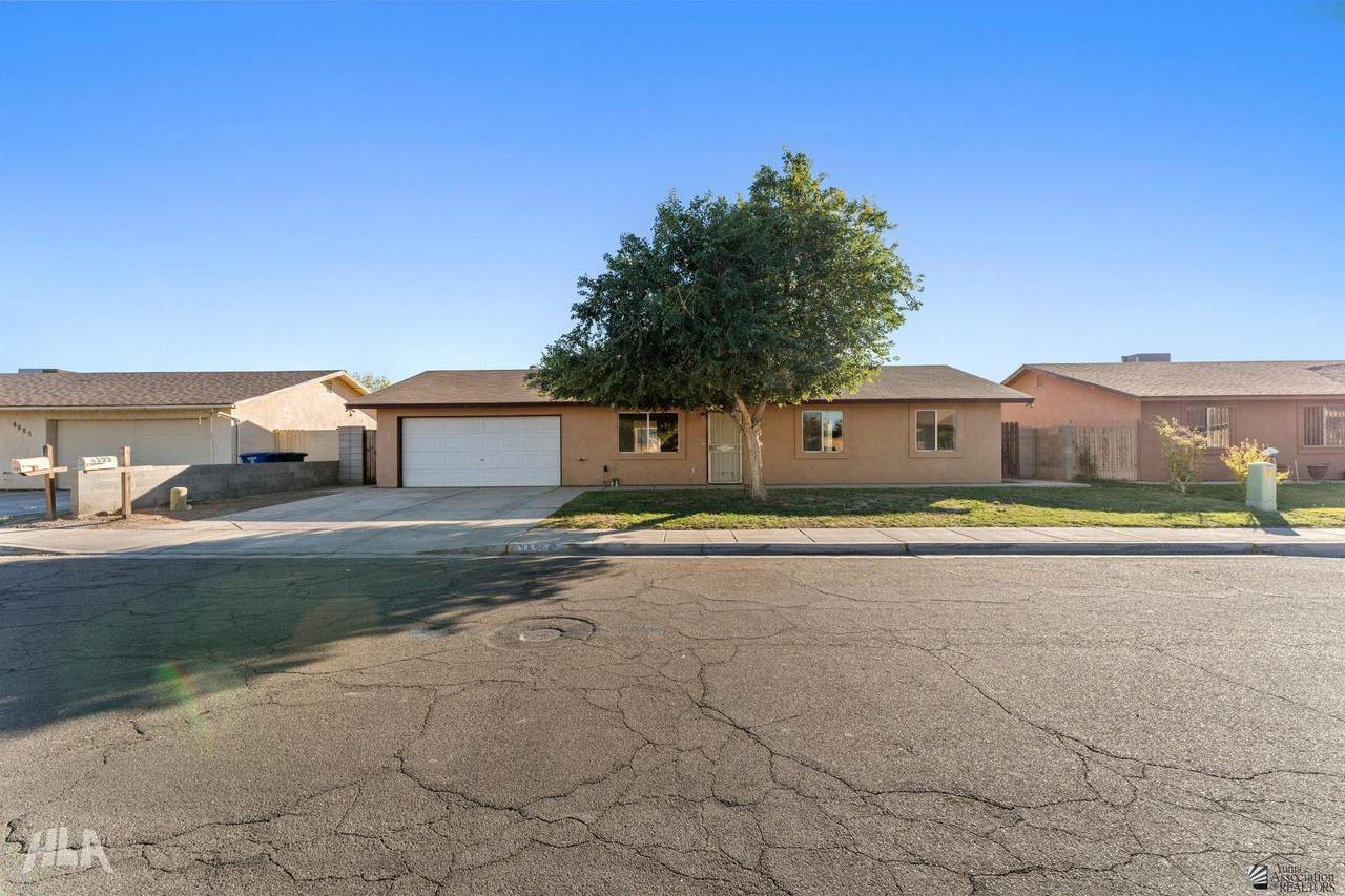 4595 18 ST - Photo 1