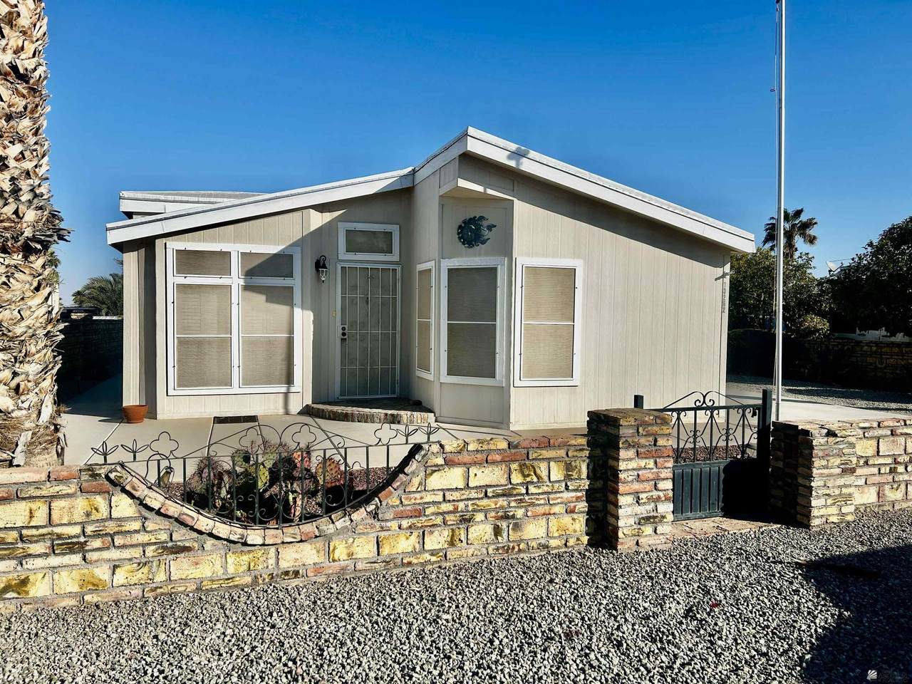 13252 50 ST - Photo 1