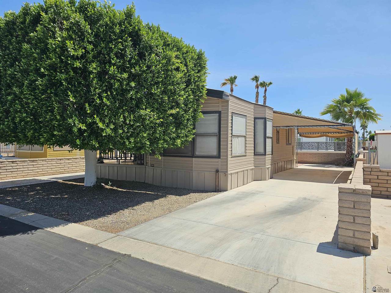 5707 32 ST - Photo 1