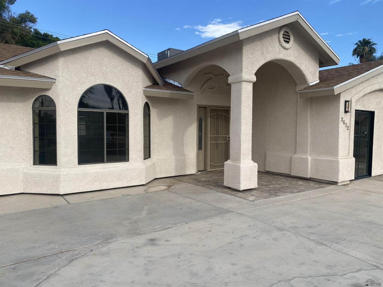 2472 18 AVE - Photo 1