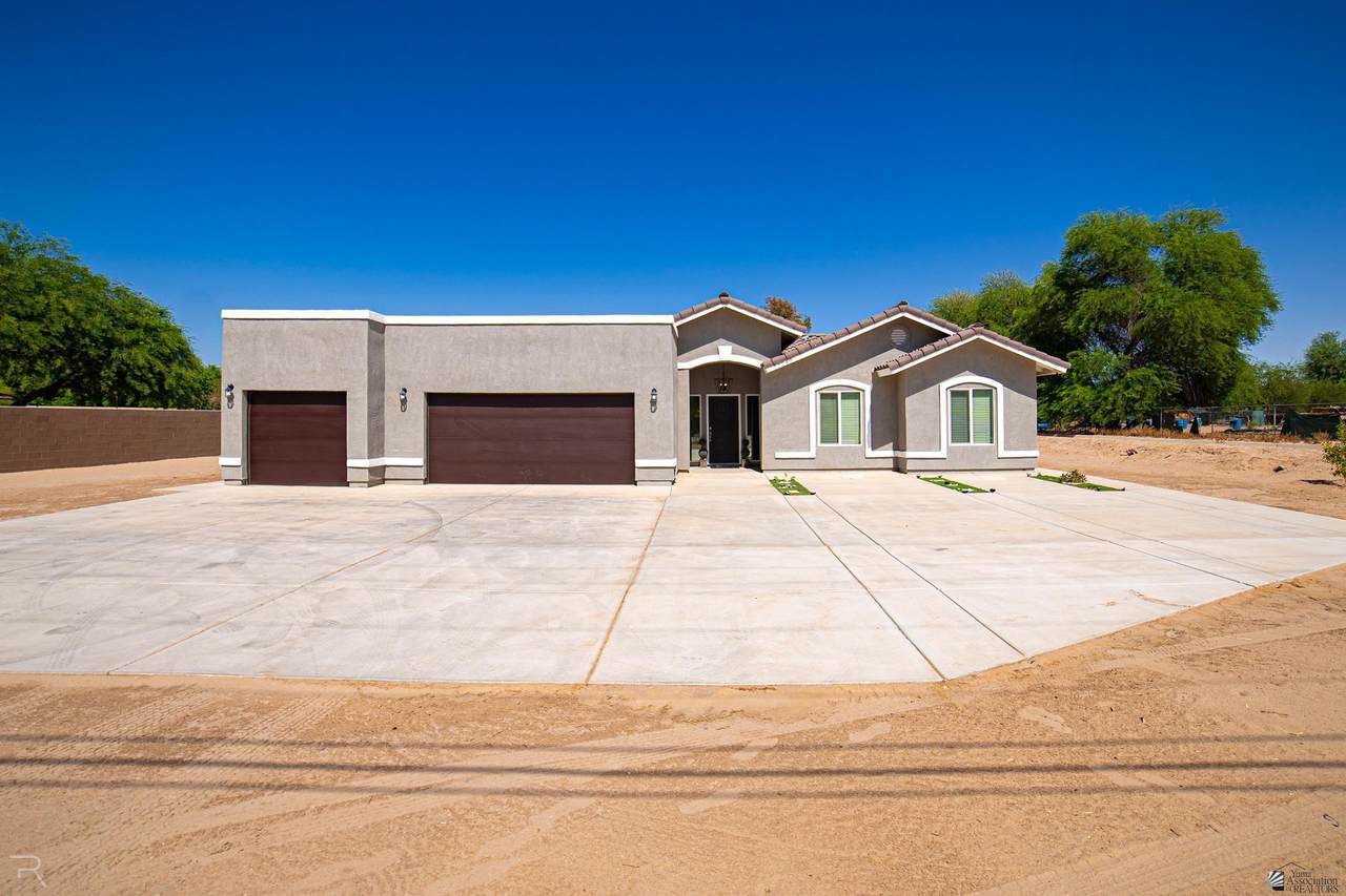 17249 Ave B - Photo 1