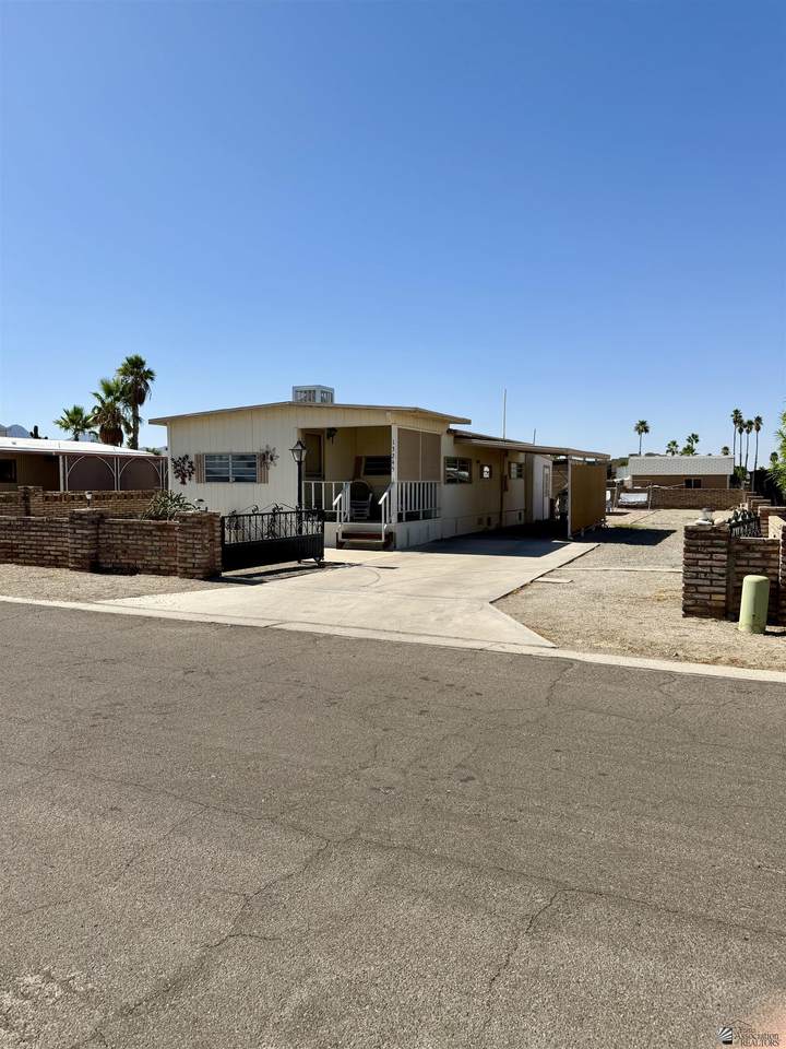 13245 42 DR - Photo 1