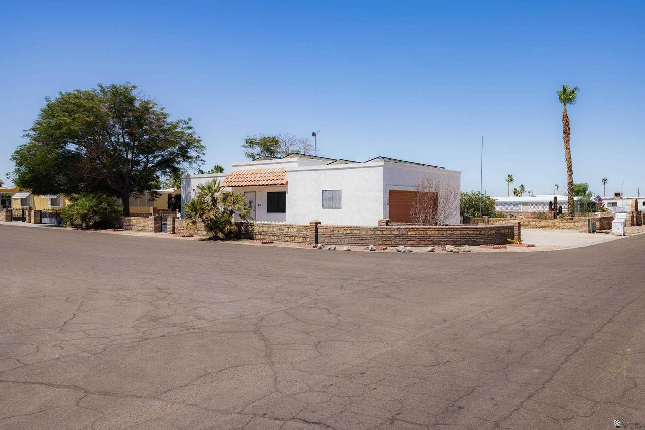 13239 47 DR - Photo 1
