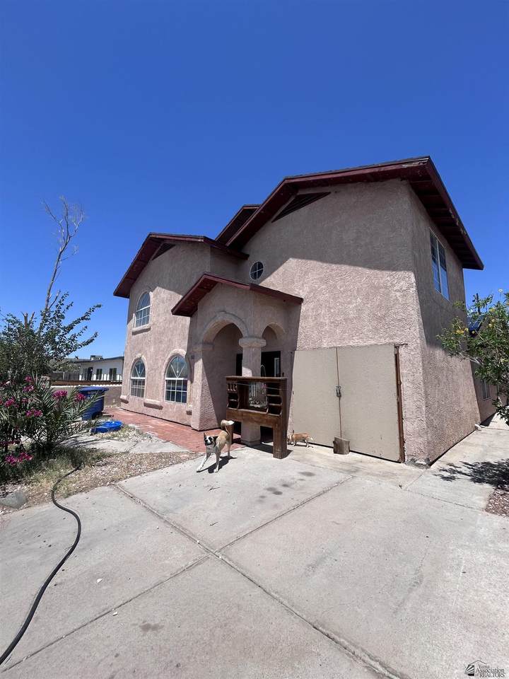 2227 Maple Ave - Photo 1