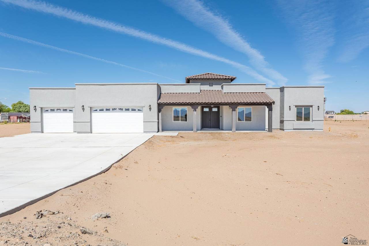 13540 Ave 5 E - Photo 1