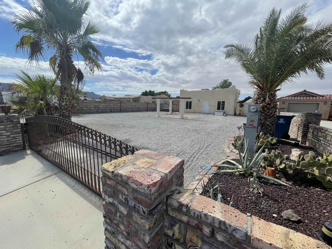 13669 55 ST - Photo 1