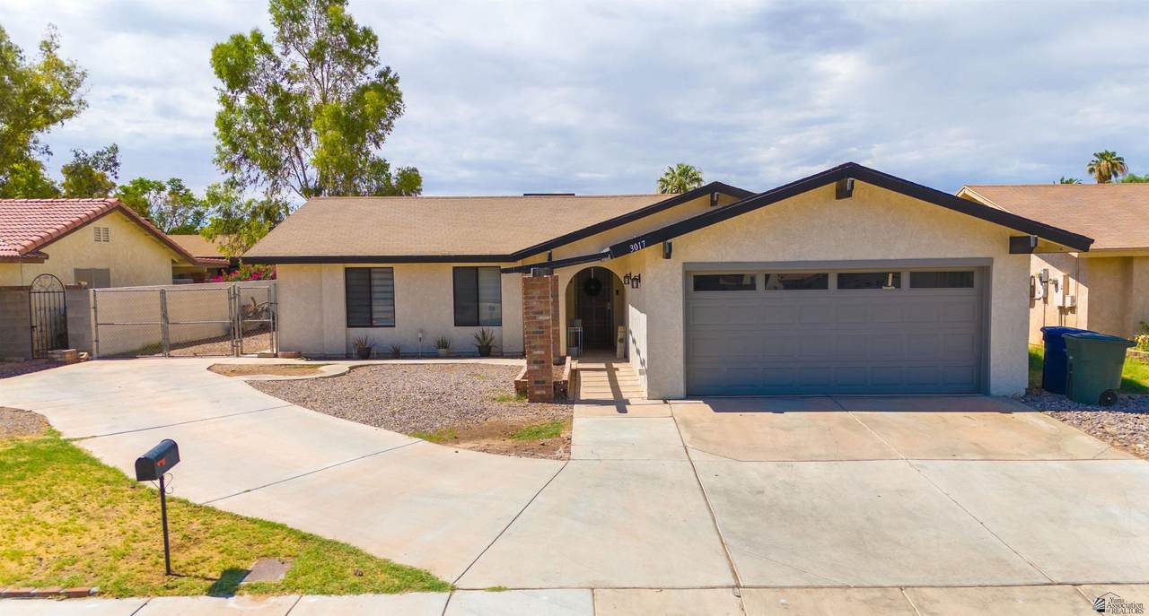 3017 17 ST - Photo 1
