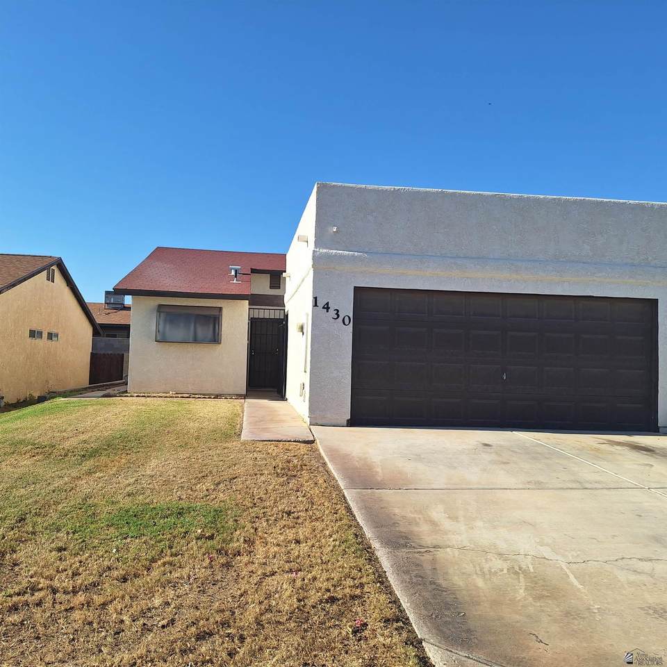 1430 Hillside Pl - Photo 1