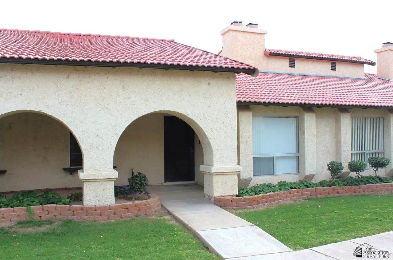 2155 14 AVE - Photo 1