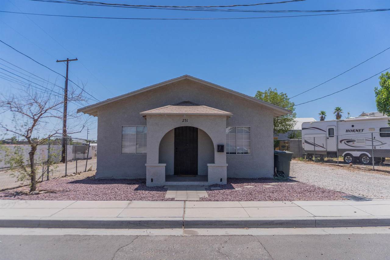 251 9 ST - Photo 1