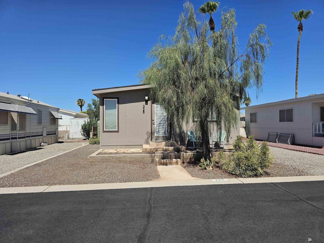 5707 32 ST - Photo 1