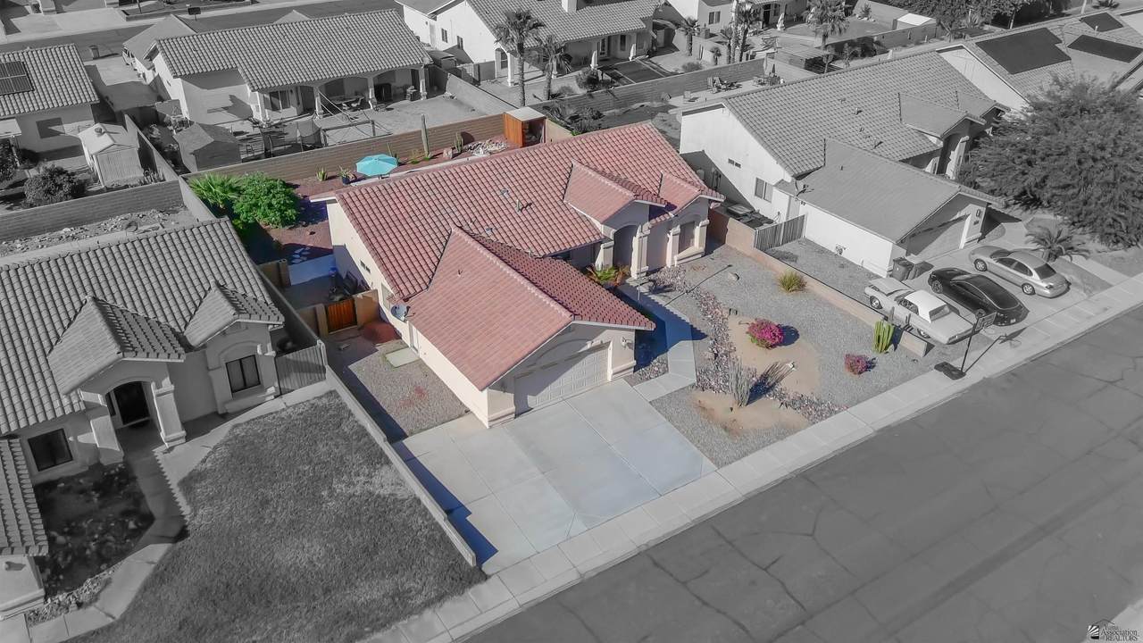 10712 39 ST - Photo 1