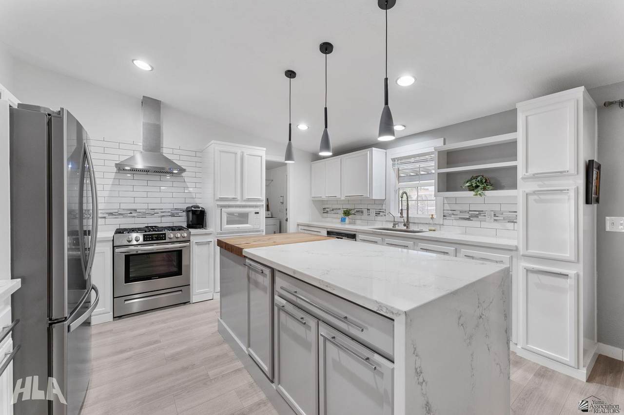 12648 47 ST - Photo 1