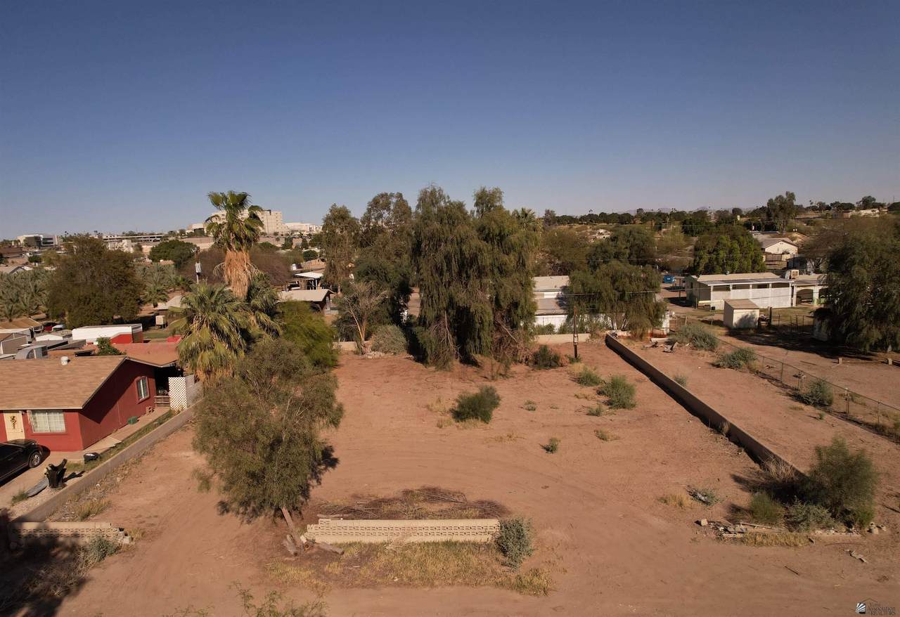 2617 20 AVE - Photo 1