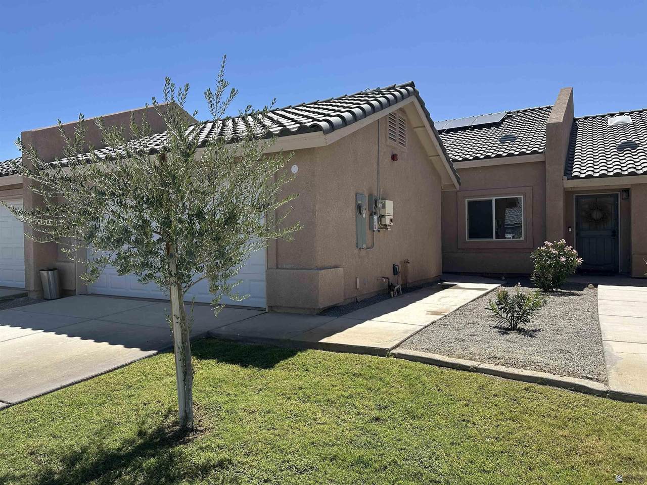 7309 37 PL - Photo 1